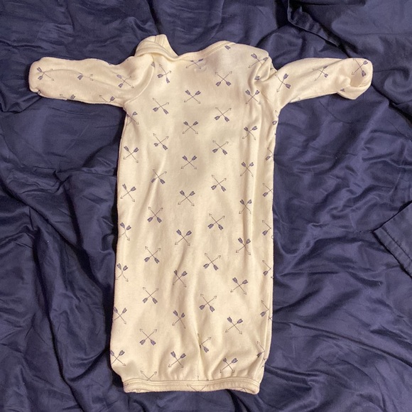 $3 IF BUNDLED Long sleeve pj’s with mitten-cuffed sleeves size 0-6 months - Picture 3 of 8